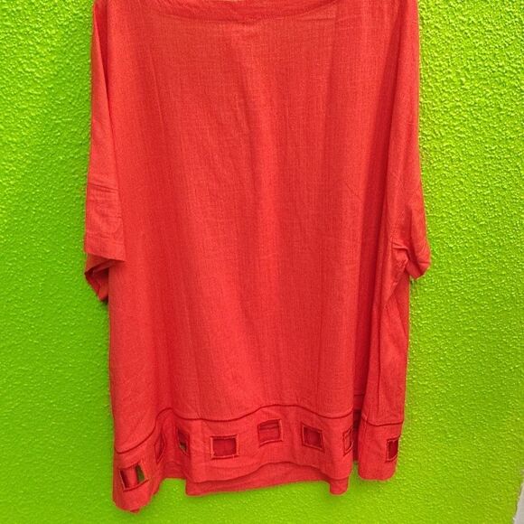 Monroe & Main Orange Red Boxy Blouse - Picture 3 of 3